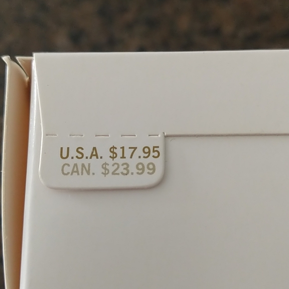 Maxine Hallmark Keepsake Xmas ornament - Picture 3 of 3